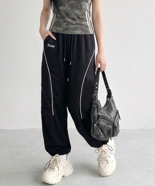 non-hedge(ノンヘッジ)の「パイピングバックロゴスウェットワイドパンツ(スウェットパンツ・レディース・グレー/ブラック/オフホワイト・FREE)」の5枚目の写真