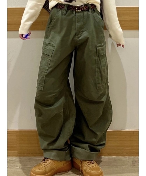 GAP（ギャップ）の「バギー エッセンシャル カーキパンツ（その他パンツ・メンズ・ブラック/グリーン・29W 30L/28W 30L/31W 30L/33W 32L/32W 32L/30W 30L/32W 30L/31W 32L/36W 32L/34W 32L）」の11枚目の写真