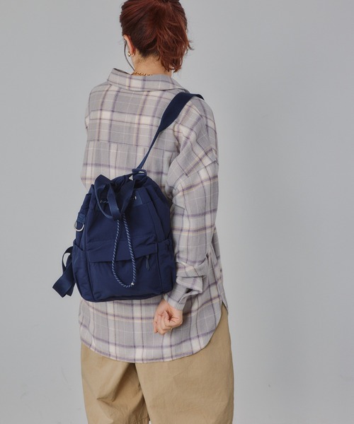 210nouve（トゥージュヌーブ）の「2WAY ドローコード ナイロントート/バックパック（バックパック/リュック・レディース・ネイビー/ブラウン/ブラック・FREE）」の11枚目の写真