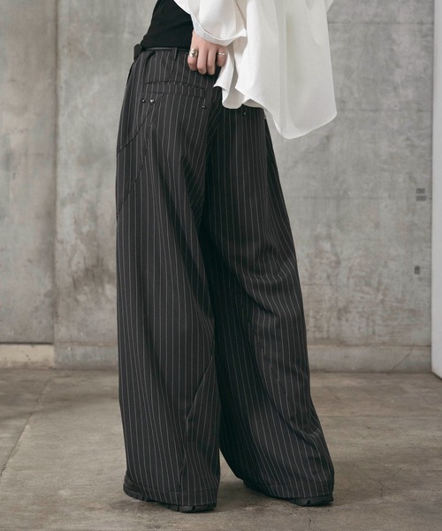 Confirm(コンファーム)の「Slacks Studded Curve Pants / スラックススタッズカーブパンツ メンズ レディース ユニセックス(スラックス・メンズ・ブラック/チャコールグレー/グレー系/ネイビー系/ブラック系その他・S/M/L)」の13枚目の写真