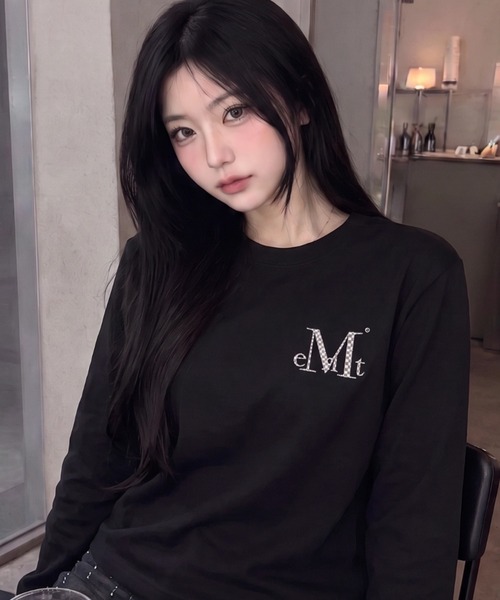 MUCENT(ムセント)の「A'GEM/9 × .kom 『MUCENT/ムセント』 SIGNATURE LOGO LONG SLEEVE TEE/LUNET チェックロゴ長袖Tシャツ(Tシャツ/カットソー・レディース・D/C/B/A・FREE)」の1枚目の写真