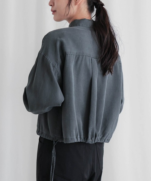 for/c(フォーシー)の「フェード加工ドロストショートシャツジャケット【サスティナブル】(シャツ/ブラウス・レディース・ベージュ/チャコール・M/L/LL)」の10枚目の写真