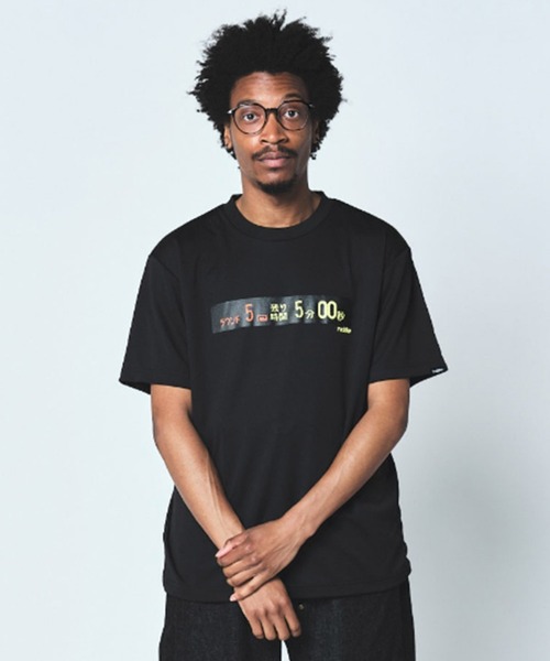 reversal.dogi.design.works(リバーサル・ドーギ・デザイン・ワークス)の「<reversal/リバーサル>TIMER BOX LOGO DRY TEE(Tシャツ/カットソー・メンズ・ホワイト/ブラック・XL/L/M)」の2枚目の写真