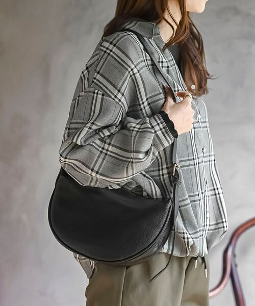 rps（アールピーエス）の「ハーフムーンショルダーＢＡＧ（ショルダーバッグ・レディース・ブラック/ベージュ・フリー）」の6枚目の写真