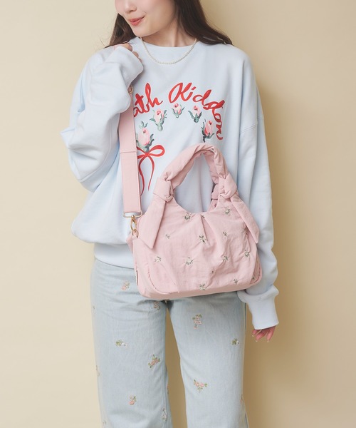 Cath Kidston（キャスキッドソン）の「リボンハンドルエンブロイダリーバッグ Floral Garden Embroidery（ショルダーバッグ・レディース・ブラック/ブラウン/アイボリー/ピンク・FREE）」の18枚目の写真