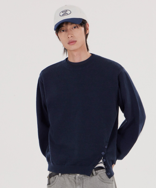 GLW(ジーエルダブリュ)の「ユニセックス サイドボタン ニット ネイビー(ニット/セーター・レディース・その他・LARGE/MEDIUM/X-LARGE/SMALL)」の6枚目の写真