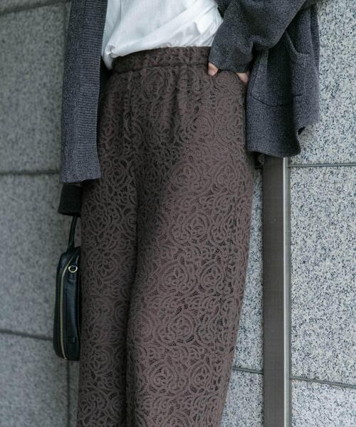 ITEMS URBANRESEARCH(アイテムズ アーバンリサーチ)の「起毛レースパンツ(その他パンツ・レディース・ブラック/ブラウン・FREE)」の2枚目の写真