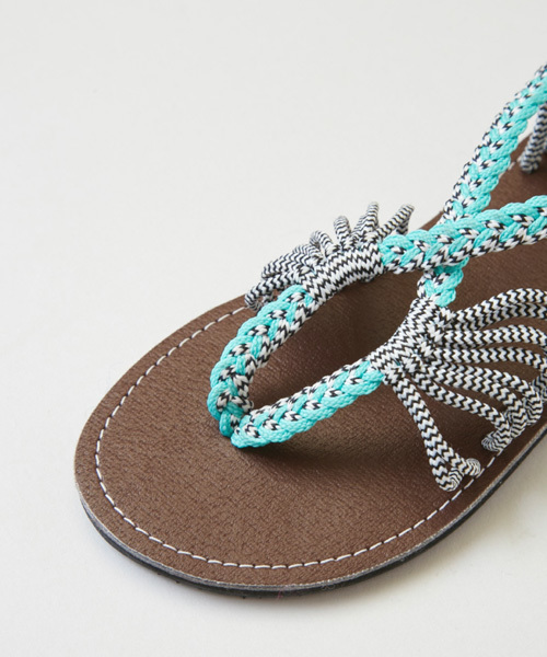 チャイハネ（チャイハネ）の「【チャイハネ】ストリングクロスサンダル（サンダル・レディース・ホワイト/ターコイズブルー/ネイビー・FREE）」の5枚目の写真