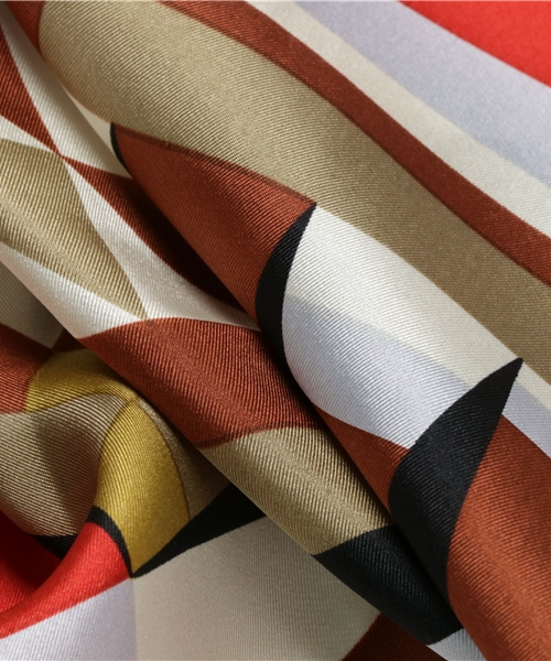 SLY（スライ）の「TAKE ME BACK SILK SCARF（バンダナ/スカーフ・レディース・ブラック/ダークグリーン・FREE）」の5枚目の写真