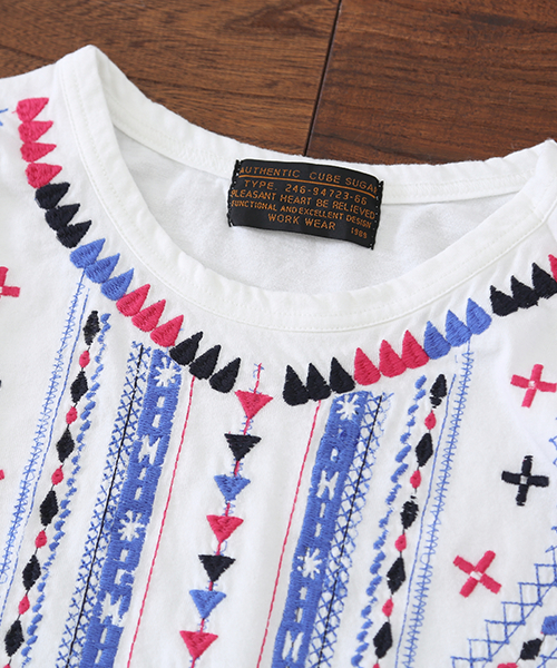 CUBE SUGAR（キューブシュガー）の「20/-天竺刺繍入りクルーTシャツ（Tシャツ/カットソー・レディース・ホワイト系その他/ホワイト系その他2/ブルー/ブラック/イエロー・M）」の21枚目の写真