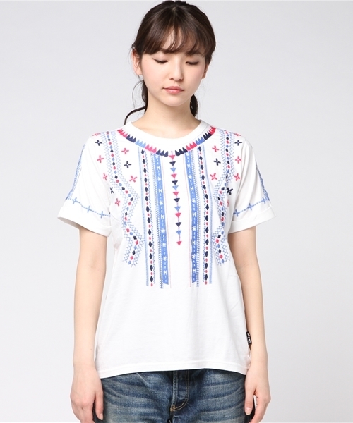 CUBE SUGAR（キューブシュガー）の「20/-天竺刺繍入りクルーTシャツ（Tシャツ/カットソー・レディース・ホワイト系その他/ホワイト系その他2/ブルー/ブラック/イエロー・M）」の6枚目の写真