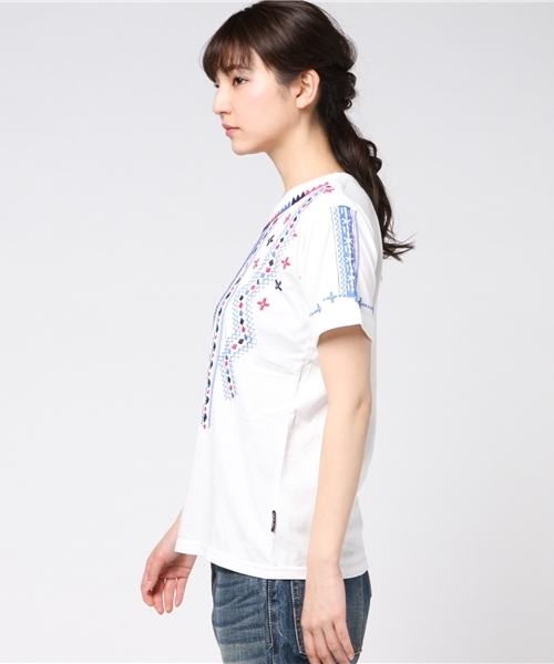 CUBE SUGAR（キューブシュガー）の「20/-天竺刺繍入りクルーTシャツ（Tシャツ/カットソー・レディース・ホワイト系その他/ホワイト系その他2/ブルー/ブラック/イエロー・M）」の7枚目の写真