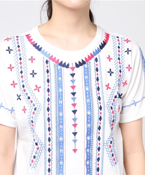CUBE SUGAR（キューブシュガー）の「20/-天竺刺繍入りクルーTシャツ（Tシャツ/カットソー・レディース・ホワイト系その他/ホワイト系その他2/ブルー/ブラック/イエロー・M）」の9枚目の写真