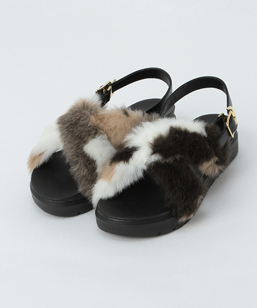 LBC(エルビーシー)の「フットベットボアサンダル(サンダル・レディース・ブラック/マルチ・MEDIUM/LARGE)」の2枚目の写真