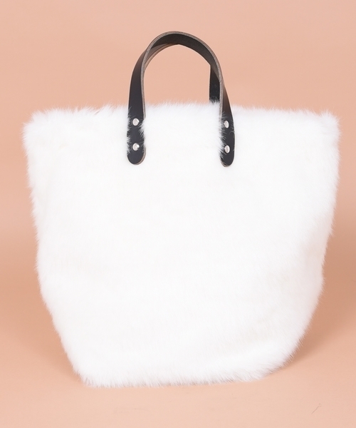 TEMBEA（テンベア）の「TEMBEA（テンベア）: フェイク ファー デリバリー トート ◇（トートバッグ・レディース・オフホワイト/ブラック・ONE SIZE）」の7枚目の写真