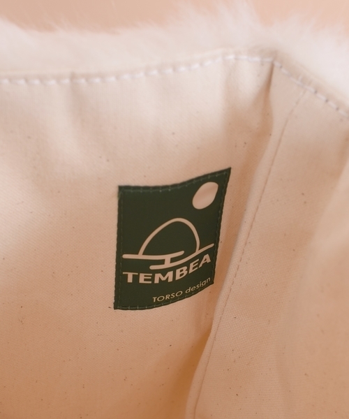 TEMBEA（テンベア）の「TEMBEA（テンベア）: フェイク ファー デリバリー トート ◇（トートバッグ・レディース・オフホワイト/ブラック・ONE SIZE）」の6枚目の写真