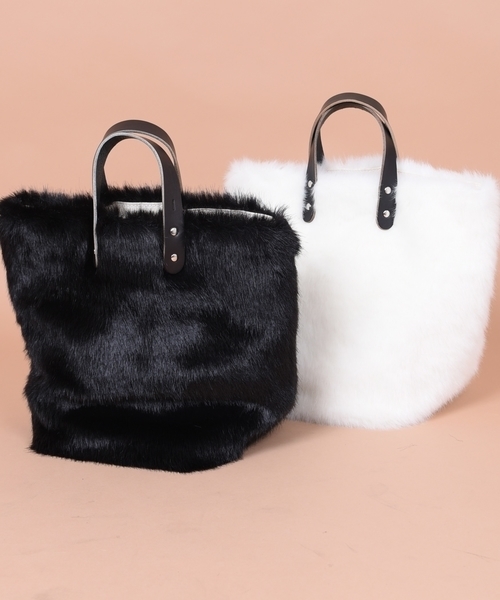 TEMBEA（テンベア）の「TEMBEA（テンベア）: フェイク ファー デリバリー トート ◇（トートバッグ・レディース・オフホワイト/ブラック・ONE SIZE）」の8枚目の写真