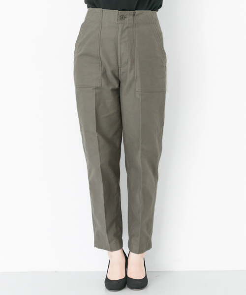 URBAN RESEARCH（アーバンリサーチ）の「バックサテンベイカーパンツ（その他パンツ・レディース・ベージュ/カーキ・36/38）」の7枚目の写真
