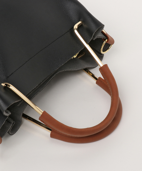 coca（coca）（コカ）の「ゴールドハンドルコンパクトスクエアバッグ（ハンドバッグ・レディース・ブラック/ベージュ・ONE SIZE）」の5枚目の写真