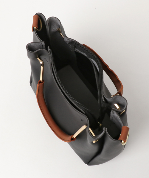 coca（coca）（コカ）の「ゴールドハンドルコンパクトスクエアバッグ（ハンドバッグ・レディース・ブラック/ベージュ・ONE SIZE）」の7枚目の写真