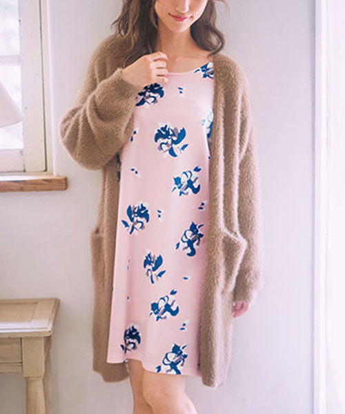 GeeRA(ジーラ)の「花柄プリントニットソーワンピース(ワンピース・レディース・サックスブルー/ピンク/オフホワイト・MEDIUM/XX-LARGE/X-LARGE/SMALL/LARGE)」の1枚目の写真