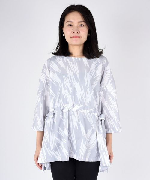 SHIPS Days（シップスデイズ）の「SHIPS Days STANDARD:サイドリボンプリントブラウス（シャツ/ブラウス・レディース・ライトグレー/ネイビー・ONE SIZE）」の11枚目の写真