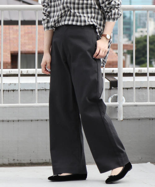 coen(コーエン)の「カツラギワイドパンツ(その他パンツ・レディース・オフホワイト/ダークグレー・SMALL/LARGE/MEDIUM)」の3枚目の写真