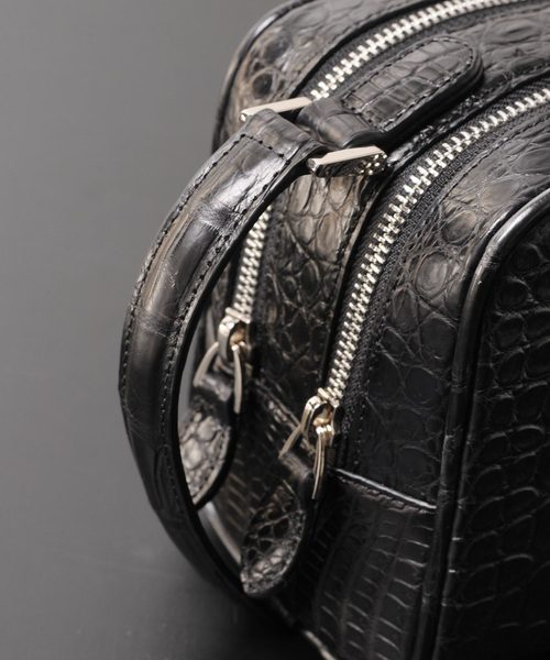 BAOLAO シルバー 三角形 クラッチバッグ BAOLAO シルバー 三角形 クラッチバッグ BAOLAO シルバー 三角形