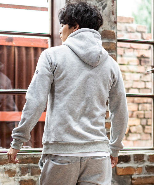 AKM Contemporary（エイケイエムコンテンポラリー）の「AKM Contemporary(エイケイエムコンテンポラリー)裏起毛ハクプリントパーカー（パーカー・メンズ・ブラック/グレー・S/M/L/XL）」の4枚目の写真