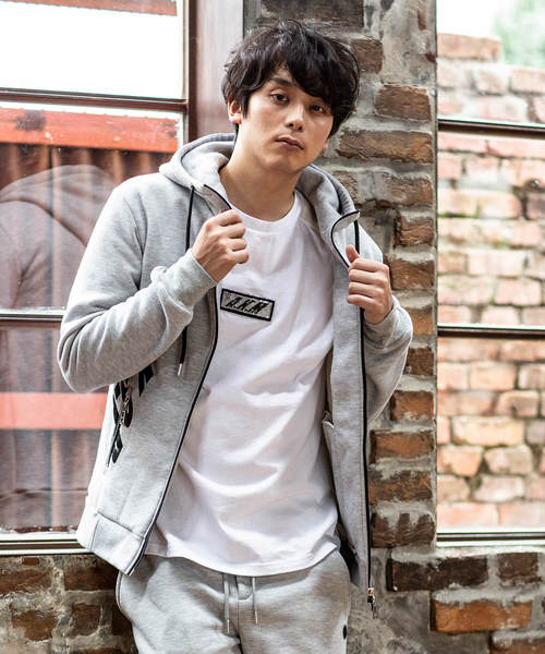 AKM Contemporary（エイケイエムコンテンポラリー）の「AKM Contemporary(エイケイエムコンテンポラリー)裏起毛ハクプリントパーカー（パーカー・メンズ・ブラック/グレー・S/M/L/XL）」の5枚目の写真