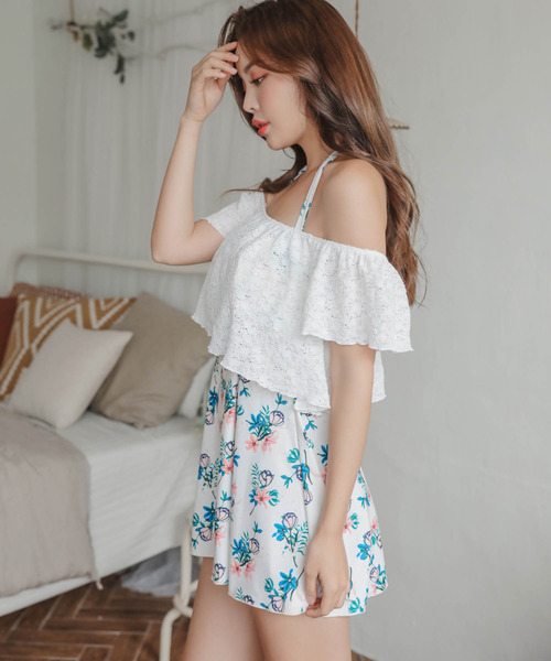 ♡未使用レア物♡オーラカイリー♡パイル地スカート♡普段着海水浴プール♡花柄水着♡ セール】花柄オフショルダー水着（水着）｜Lace Ladies（レース