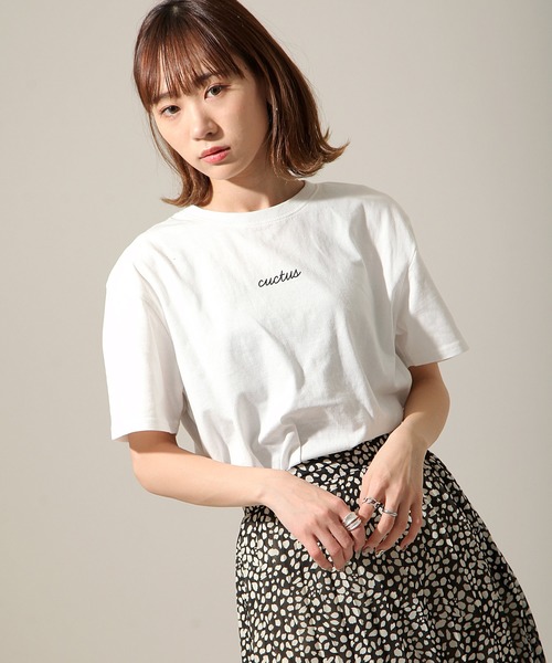 ZIP FIVE（ジップファイブ）の「【ZIP FIVE】半袖バックプリントイラストTシャツ（Tシャツ/カットソー・レディース・ホワイト系6/ブラウン系1/ブラウン系6/ブラウン系3/ブラック系8/ブラウン系7/ブラウン系2/ホワイト系2/ブラック系1/ベージュ系6/グリーン系6/ブラック系5/グリーン系1/ブラウン系8/ブラック系2/グリーン系2/グリーン系/ベージュ系/グリーン系4/ベージュ系4/グリーン/ブラック系/ブラウン系/ホワイト系/グリーン系7/ホワイト系8/ホワイト系4/ブラウン/ブラウン系5/ホワイト/ブラック系3/ブラック系4/グリーン系8/ブラック系7/グリーン系3/ベージュ系3/ベージュ系1/ホワイト系5/ホワイト系1/ベージュ系5/ブラック/グリーン系5/ベージュ系7/ベージュ系8/ホワイト系3/ブラック系6/ホワイト系7/ベージュ/ブラウン系4/ベージュ系2・LARGE/X-LARGE/MEDIUM/SMALL）」の4枚目の写真