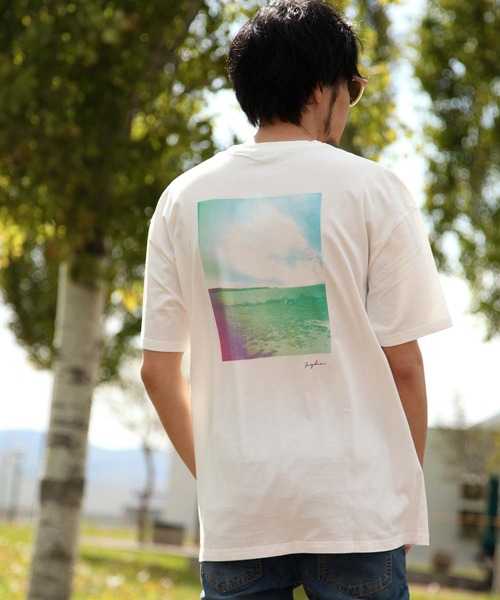 ZIP FIVE（ジップファイブ）の「【ZIP FIVE】半袖バックプリントイラストTシャツ（Tシャツ/カットソー・レディース・ホワイト系6/ブラウン系1/ブラウン系6/ブラウン系3/ブラック系8/ブラウン系7/ブラウン系2/ホワイト系2/ブラック系1/ベージュ系6/グリーン系6/ブラック系5/グリーン系1/ブラウン系8/ブラック系2/グリーン系2/グリーン系/ベージュ系/グリーン系4/ベージュ系4/グリーン/ブラック系/ブラウン系/ホワイト系/グリーン系7/ホワイト系8/ホワイト系4/ブラウン/ブラウン系5/ホワイト/ブラック系3/ブラック系4/グリーン系8/ブラック系7/グリーン系3/ベージュ系3/ベージュ系1/ホワイト系5/ホワイト系1/ベージュ系5/ブラック/グリーン系5/ベージュ系7/ベージュ系8/ホワイト系3/ブラック系6/ホワイト系7/ベージュ/ブラウン系4/ベージュ系2・LARGE/X-LARGE/MEDIUM/SMALL）」の7枚目の写真