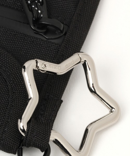 niko and...（ニコアンド）の「オリジナル縦型フラットショルダーバッグ（ショルダーバッグ・レディース・ブラック/ホワイト/ピンク/シルバー/パープル/レオパード・0）」の15枚目の写真