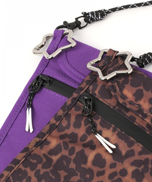 niko and...（ニコアンド）の「オリジナル縦型フラットショルダーバッグ（ショルダーバッグ・レディース・ブラック/ホワイト/ピンク/シルバー/パープル/レオパード・0）」の18枚目の写真