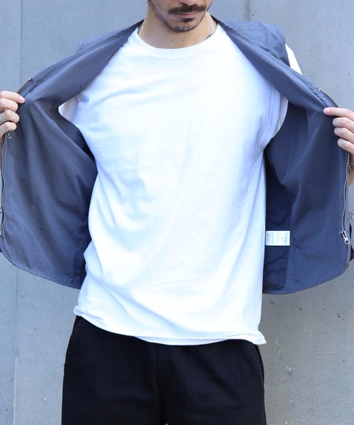 OUTDOOR PRODUCTS APPAREL(アウトドアプロダクツアパレル)の「4つのポケットを配置した多機能ボックスシルエット! ユニセックス対応 フィッシングベスト(ベスト・メンズ・ブラック/チャコールグレー・LARGE/X-LARGE/MEDIUM/SMALL)」の16枚目の写真