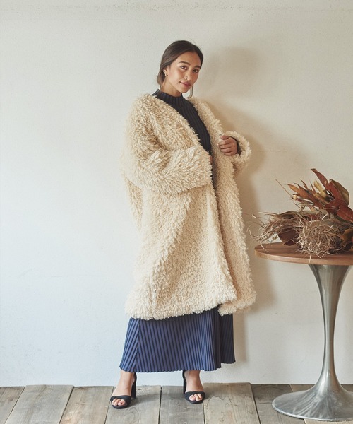 Marie Miller チェスターコート アイボリー Audrey and John Wad コート チェスターコート ビッグカラー