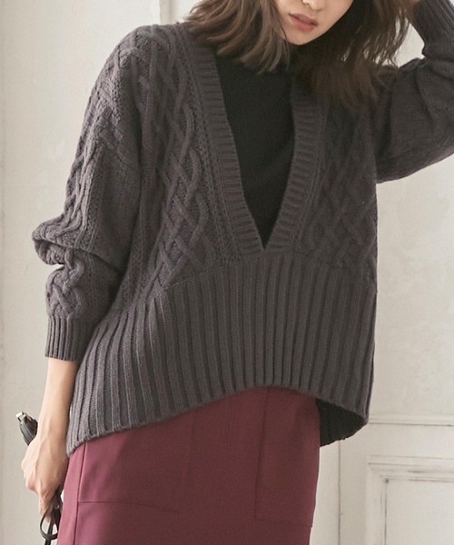 KOBE LETTUCE（コウベレタス）の「インドネシア深Vネックケーブルニットトップス（ニット/セーター・レディース・ネイビー/アイボリー/モカ/チャコール・FREE）」の12枚目の写真