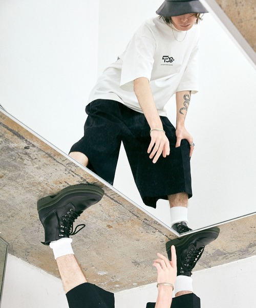 EMMA CLOTHES(エマクローズ)の「シルケットライク天竺 オーバーサイズ S/S メッセージプリント カットソー EMMA CLOTHES COLLECTION - INVERSION(反転) × HIDE AND SEEK(かくれんぼ) -(Tシャツ/カットソー・メンズ・ホワイト系その他/ブラック系その他/ベージュ系その他/グリーン系その他/ブルー系その他/パープル系その他/ホワイト系その他2/ホワイト系その他3/ホワイト系その他4/ブラック系その他2/ブラック系その他3/ブラック系その他4/ベージュ系その他2/グリーン系その他2/ブルー系その他2/パープル系その他2・M/L)」の1枚目の写真