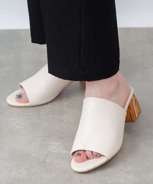 COLONY 2139(コロニートゥーワンスリーナイン)の「ストーンヒールミュール(サンダル・レディース・ブラック/アイボリー/グリーン系その他・22.5cm/23.5cm/24.5cm)」の21枚目の写真