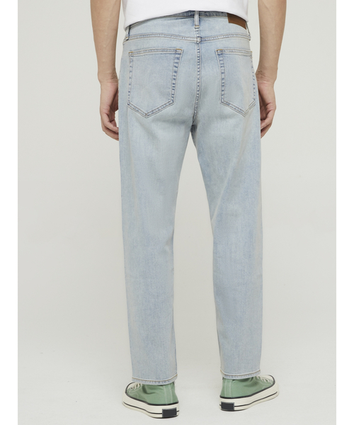 GAP（ギャップ）の「ミッドライズ テーパードスリム クロップドデニム（デニムパンツ・メンズ・ライトインディゴブルー・28W/30W/32W/34W/36W）」の2枚目の写真