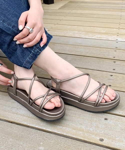CIAOPANIC TYPY(チャオパニックティピー)の「ストラップフットベットサンダル(サンダル・レディース・ブラック/グレー・36/37/38)」の8枚目の写真