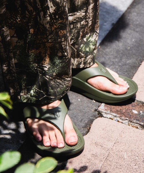 TELIC（テリック）の「WEGO/TELIC FLIP FLOP（サンダル・メンズ・ホワイト/ブラック/カーキ・MEDIUM/LARGE/X-LARGE）」の3枚目の写真