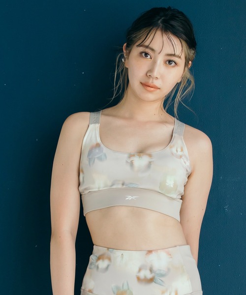 Reebok(リーボック)の「キレイフィット グラフィック スポーツ ブラ / KireiFit Graphic Sports Bra(スポーツブラ・レディース・ベージュ/マルーン・LARGE/MEDIUM/X-LARGE/SMALL/XX-LARGE)」の2枚目の写真