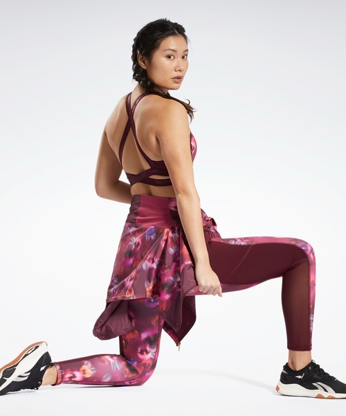 Reebok(リーボック)の「キレイフィット グラフィック スポーツ ブラ / KireiFit Graphic Sports Bra(スポーツブラ・レディース・ベージュ/マルーン・LARGE/MEDIUM/X-LARGE/SMALL/XX-LARGE)」の11枚目の写真