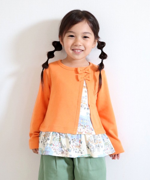 KP（ケーピー）の「【日本製】mimiちゃんレストランプリントとミニ裏毛のレイヤード風長袖チュニック(100-130cm)（スウェット・キッズ・オレンジ/ブルー・110cm/120cm/130cm/100cm）」の2枚目の写真
