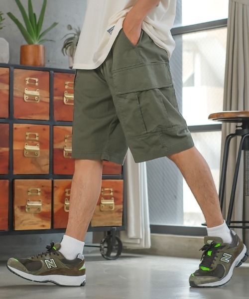 improves(インプローブス)の「ワイドシルエット カーゴ ショートパンツ(カーゴパンツ・メンズ・ホワイト/オリーブ/ベージュ/ブラック・MEDIUM/LARGE)」の4枚目の写真