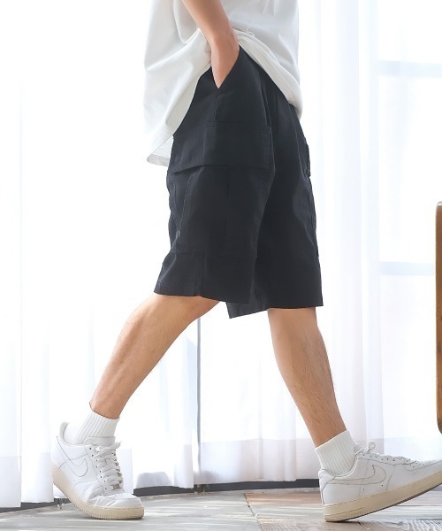 improves(インプローブス)の「ワイドシルエット カーゴ ショートパンツ(カーゴパンツ・メンズ・ホワイト/オリーブ/ベージュ/ブラック・MEDIUM/LARGE)」の2枚目の写真
