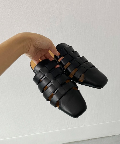 CAPRICIEUX LE'MAGE（カプリシューレマージュ）の「グルカ風ミュール（サンダル・レディース・ブラック/アイボリー・M/L）」の5枚目の写真