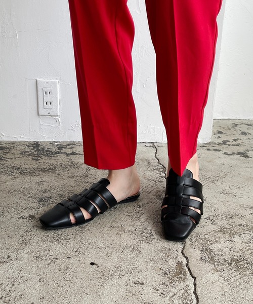 CAPRICIEUX LE'MAGE（カプリシューレマージュ）の「グルカ風ミュール（サンダル・レディース・ブラック/アイボリー・M/L）」の14枚目の写真